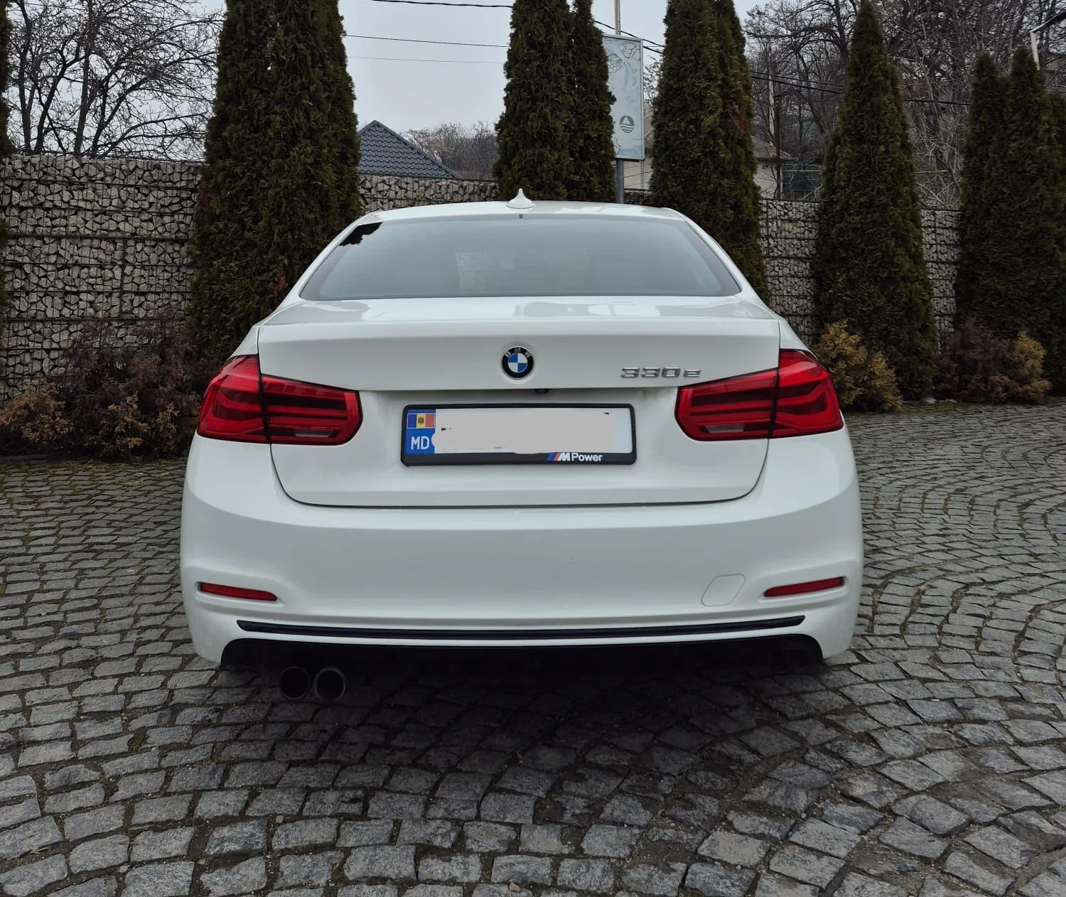 BMW 330e (F30) - Image 2