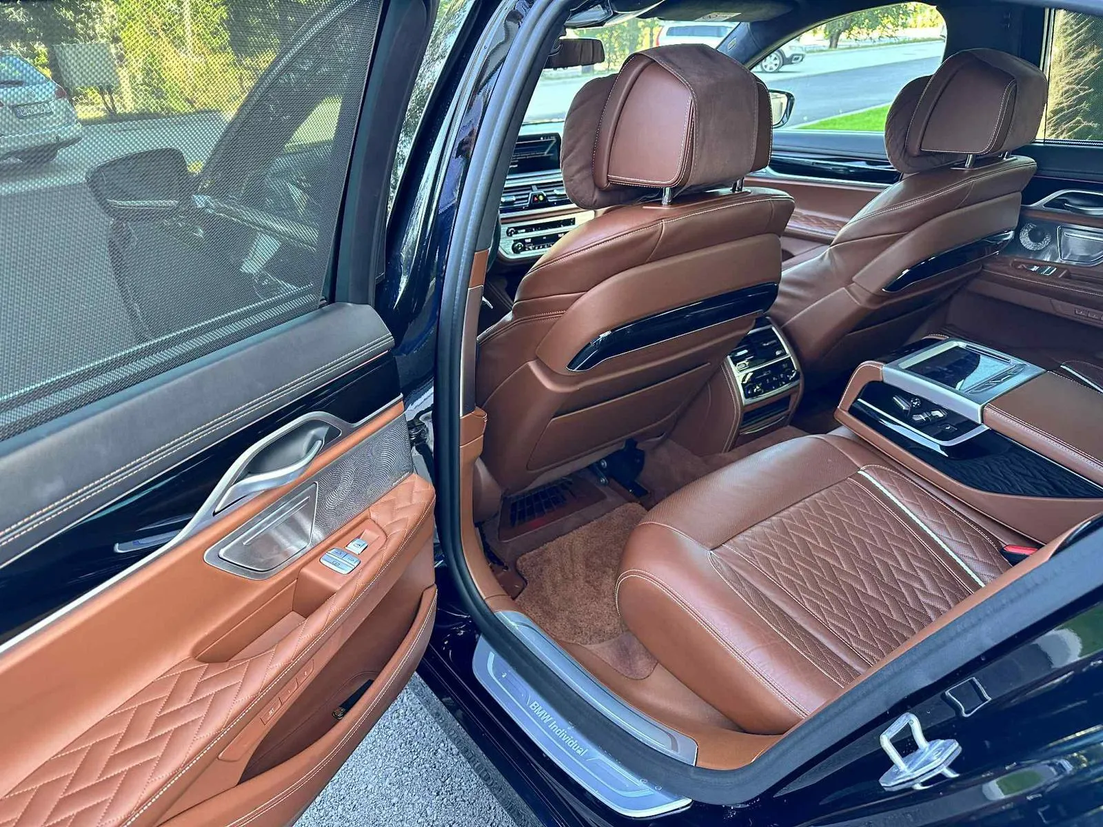 BMW 7 Series (G11) - Image 5