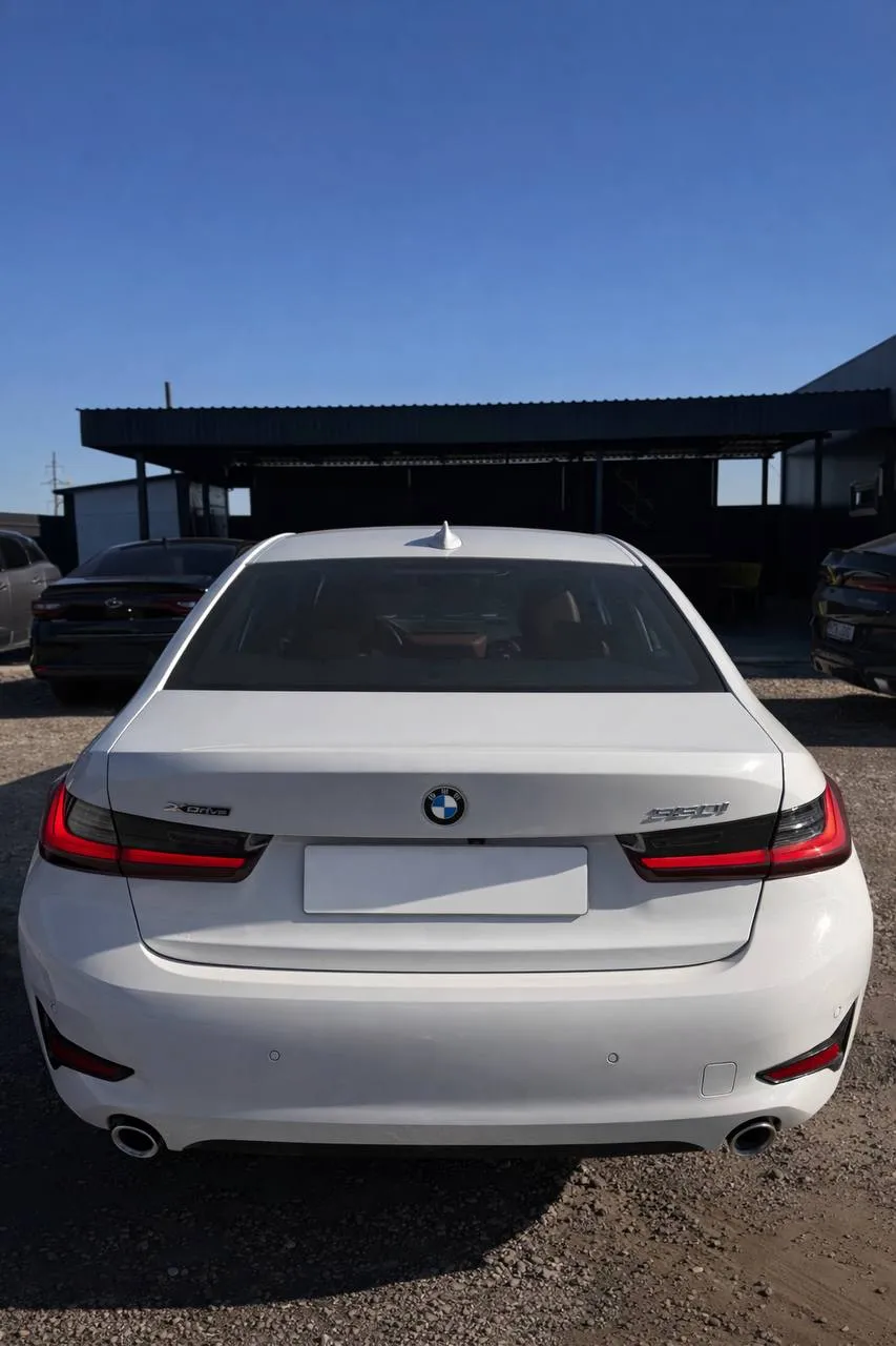 BMW 330i xDrive (G20) - Image 2