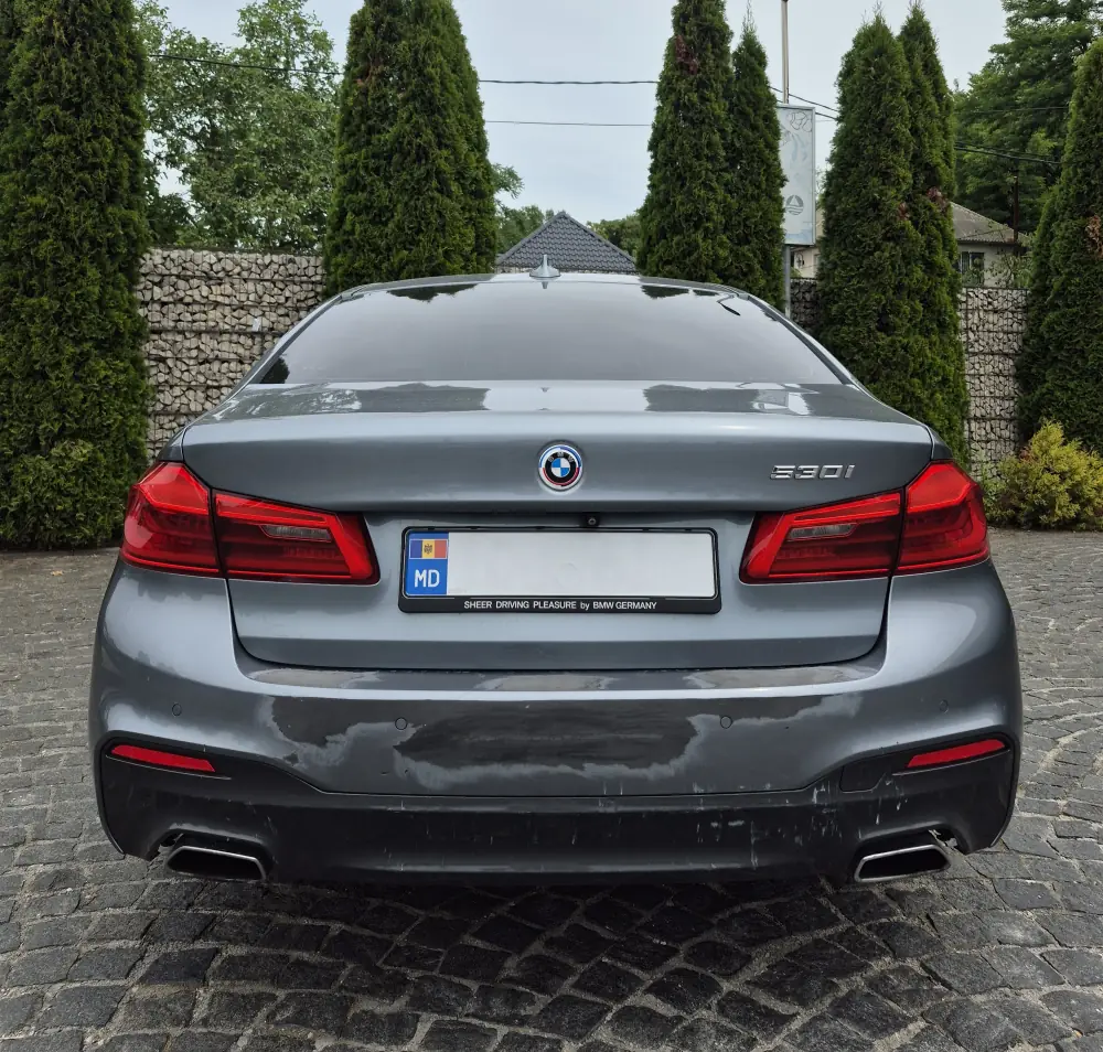 BMW 530i (G30) thumbnail 3