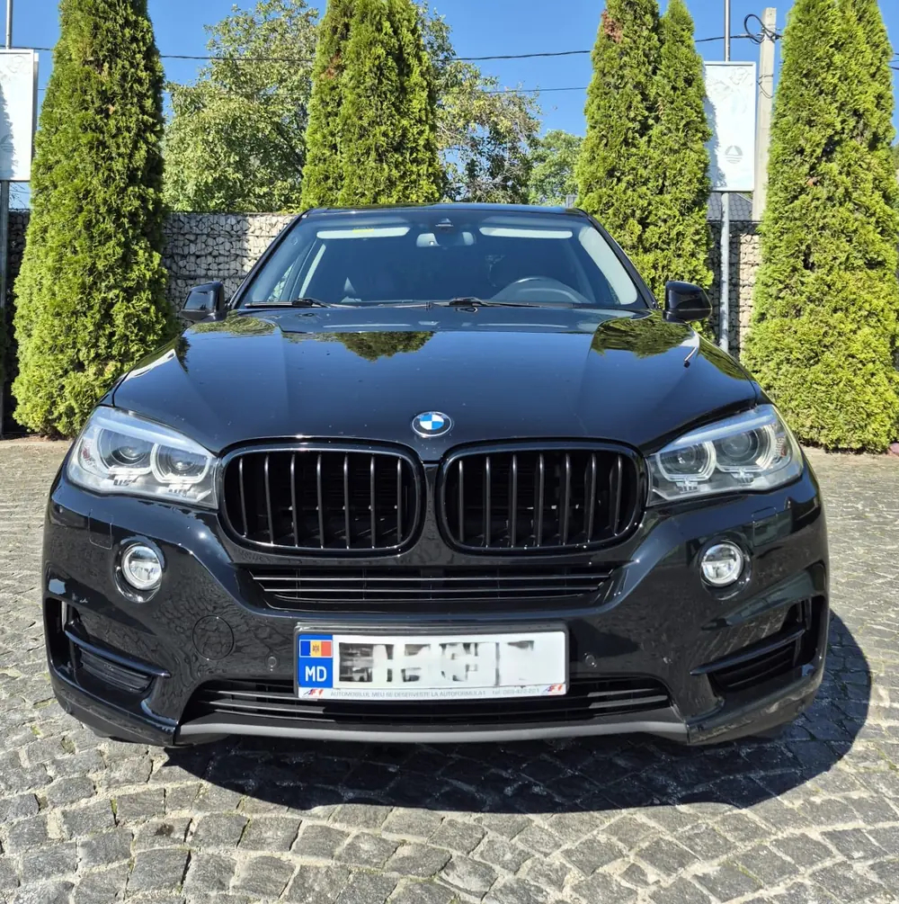 BMW X5 (F15) – 2/5