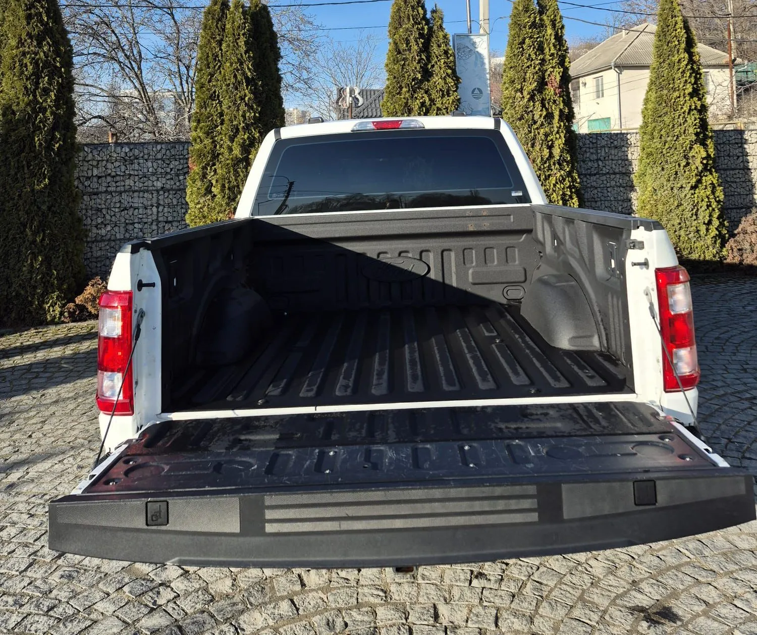 Ford F-150 - Image 4
