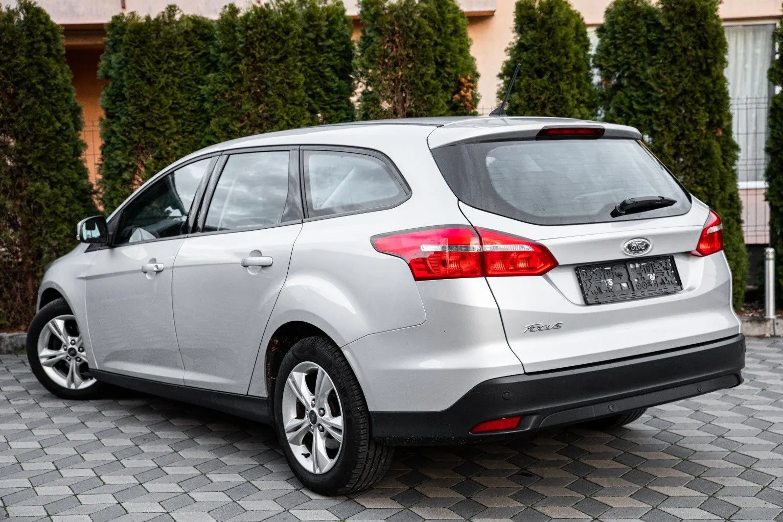 Ford Focus - Image 6