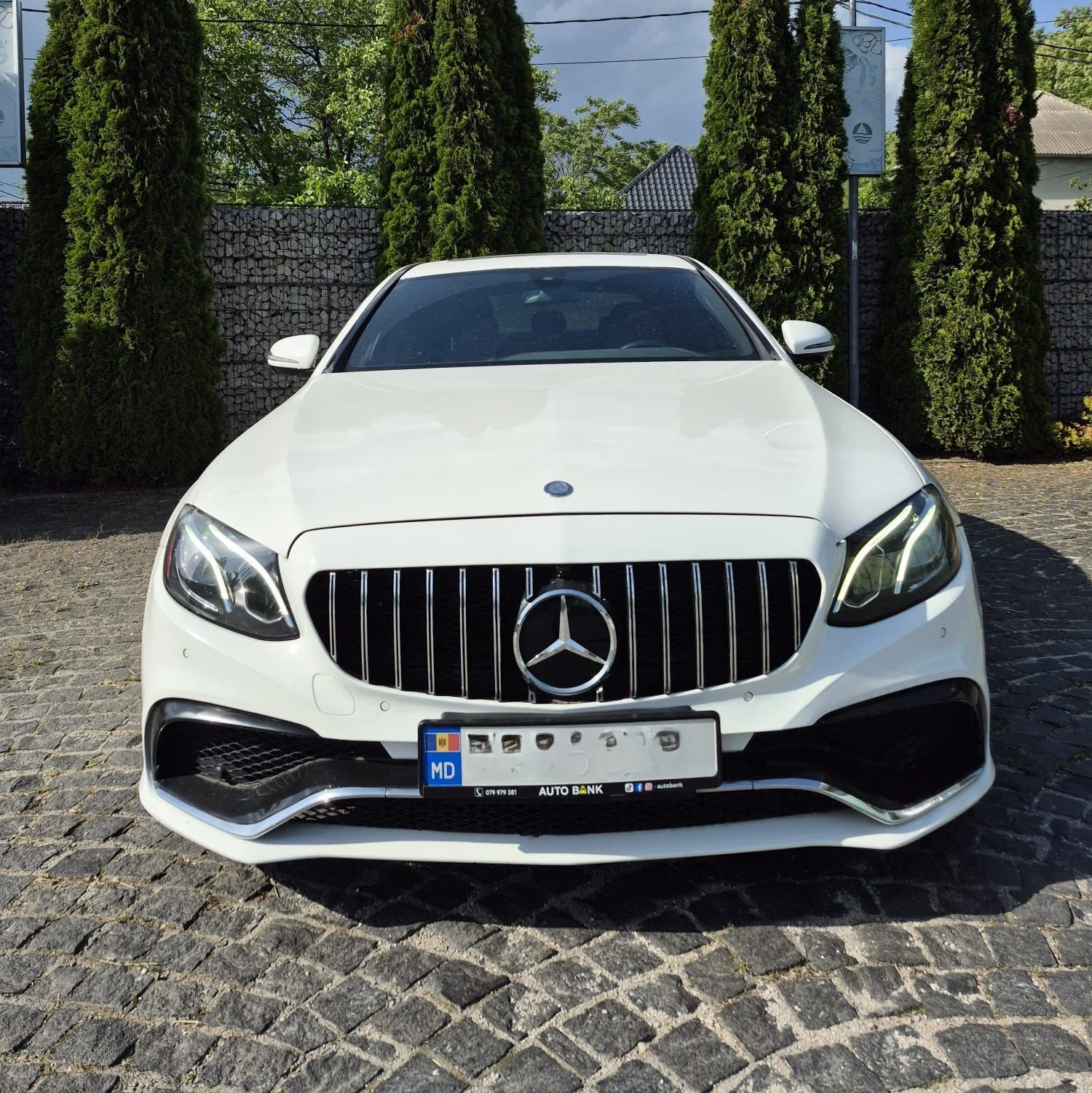 Mercedes E300 - Image 3