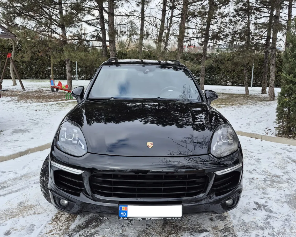 Porsche Cayenne - Image 2
