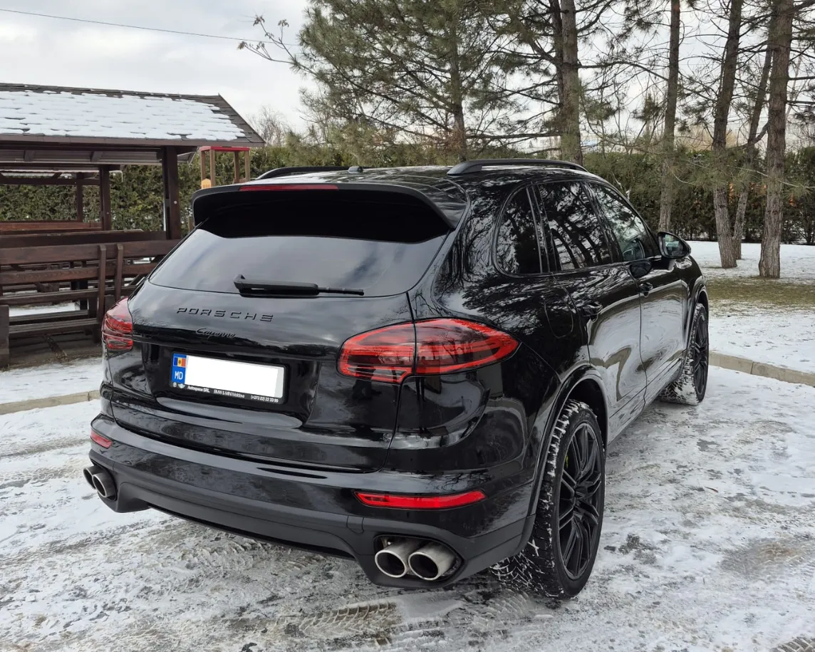 Porsche Cayenne - Image 4