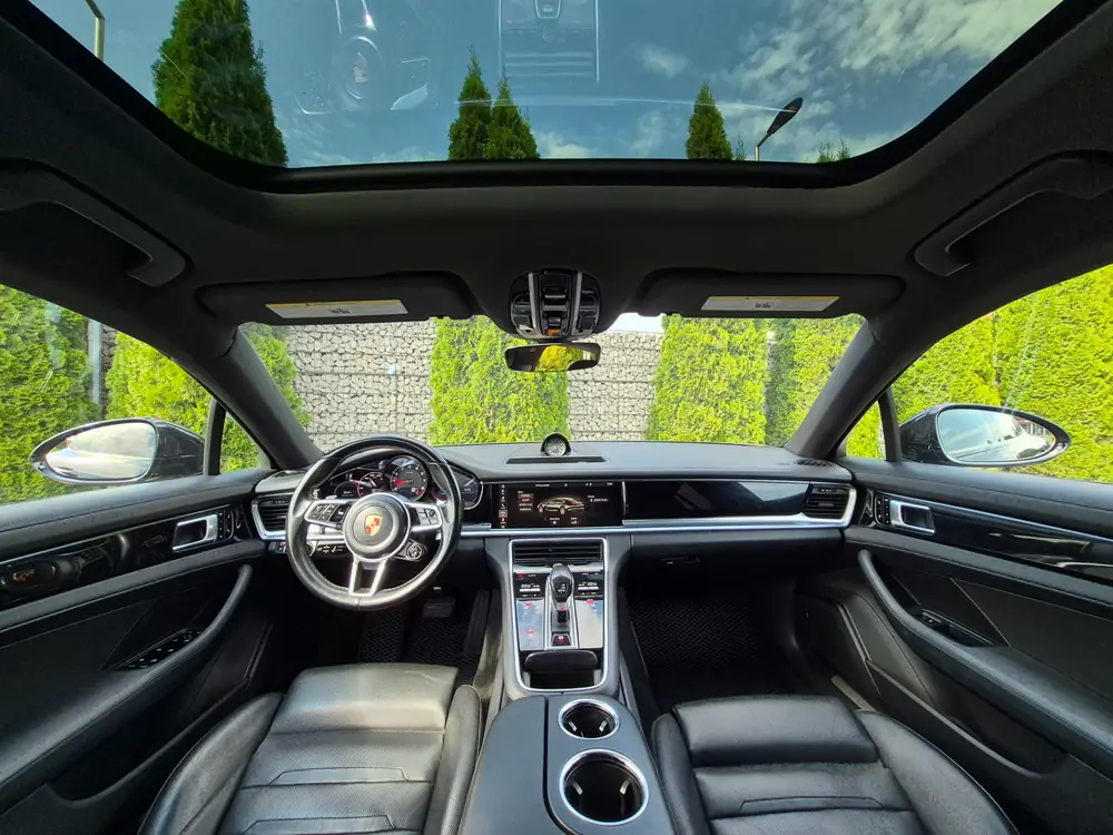 Porsche Panamera thumbnail 4