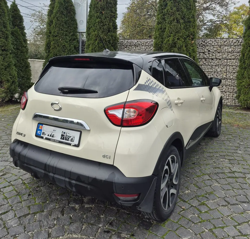 Samsung QM3 (Renault Captur) – 3/5