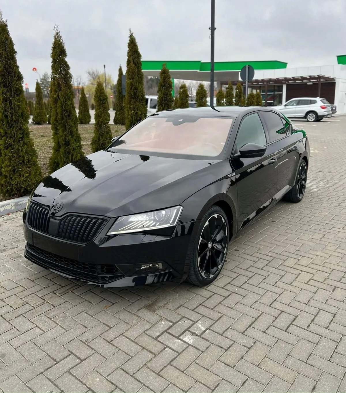 Škoda Superb Sportline - Image 1