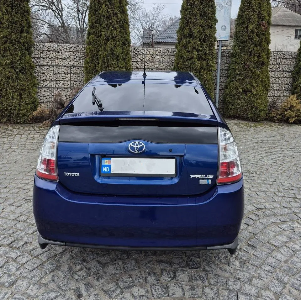 Toyota Prius - Image 4